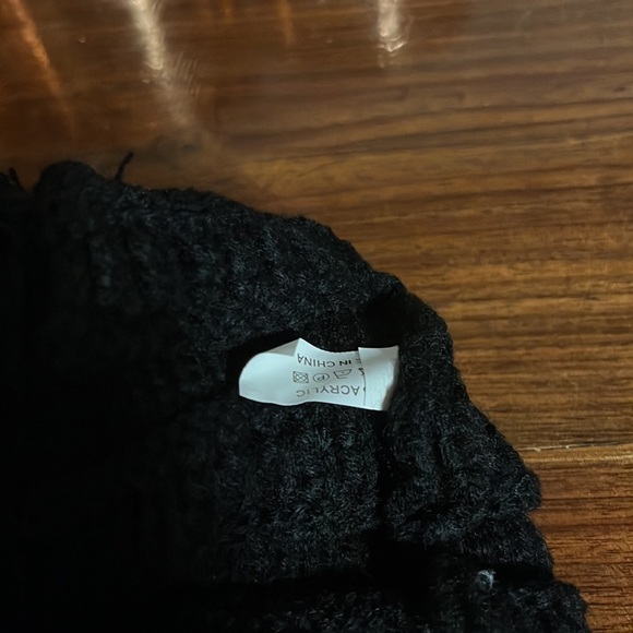 C C branded slouchy hat!! Beanie. New with Pom Pom - Picture 6 of 7